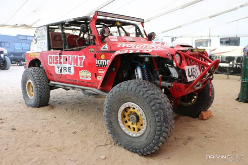 002-koh-mel-wade-off-road-evolution-race-jeep-pit-front.jpg