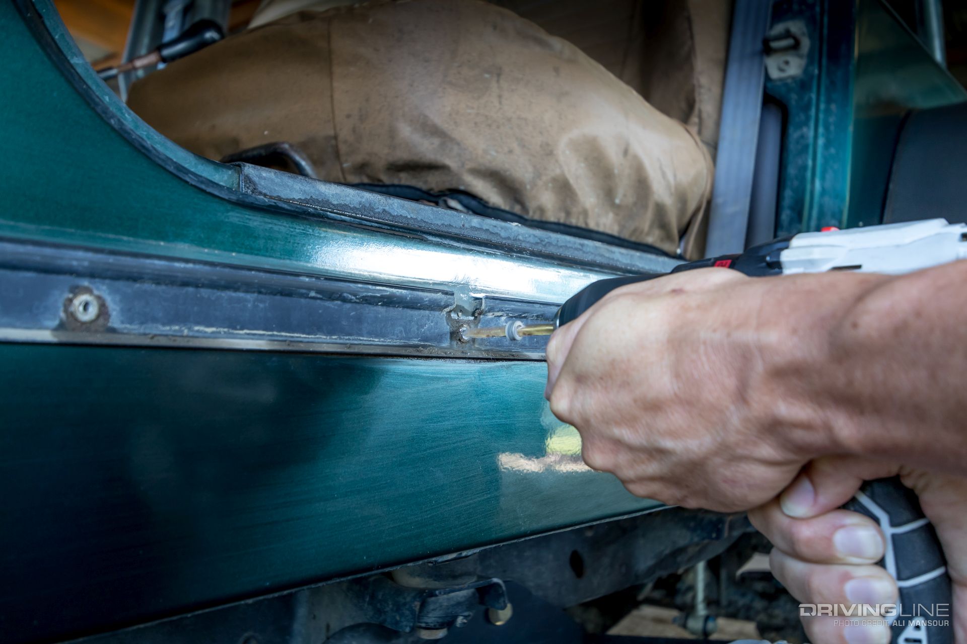 fab-fours-jeep-wrangler-tj-rock-sliders-mud-grapplers
