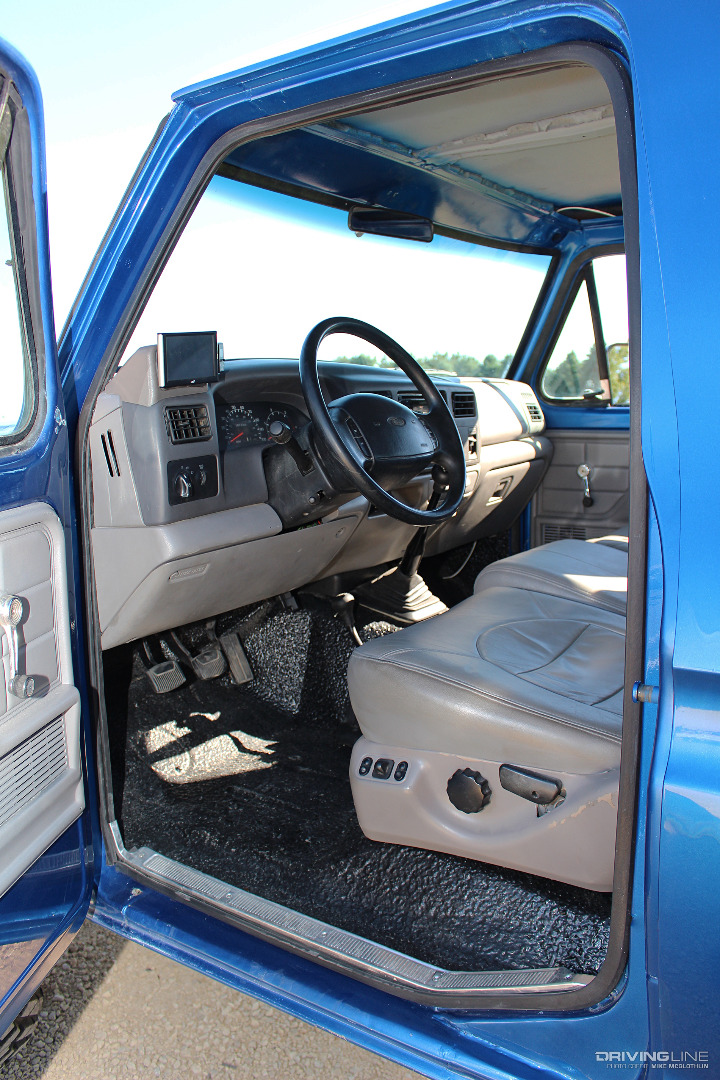 001-1973-Ford-F250-Interior