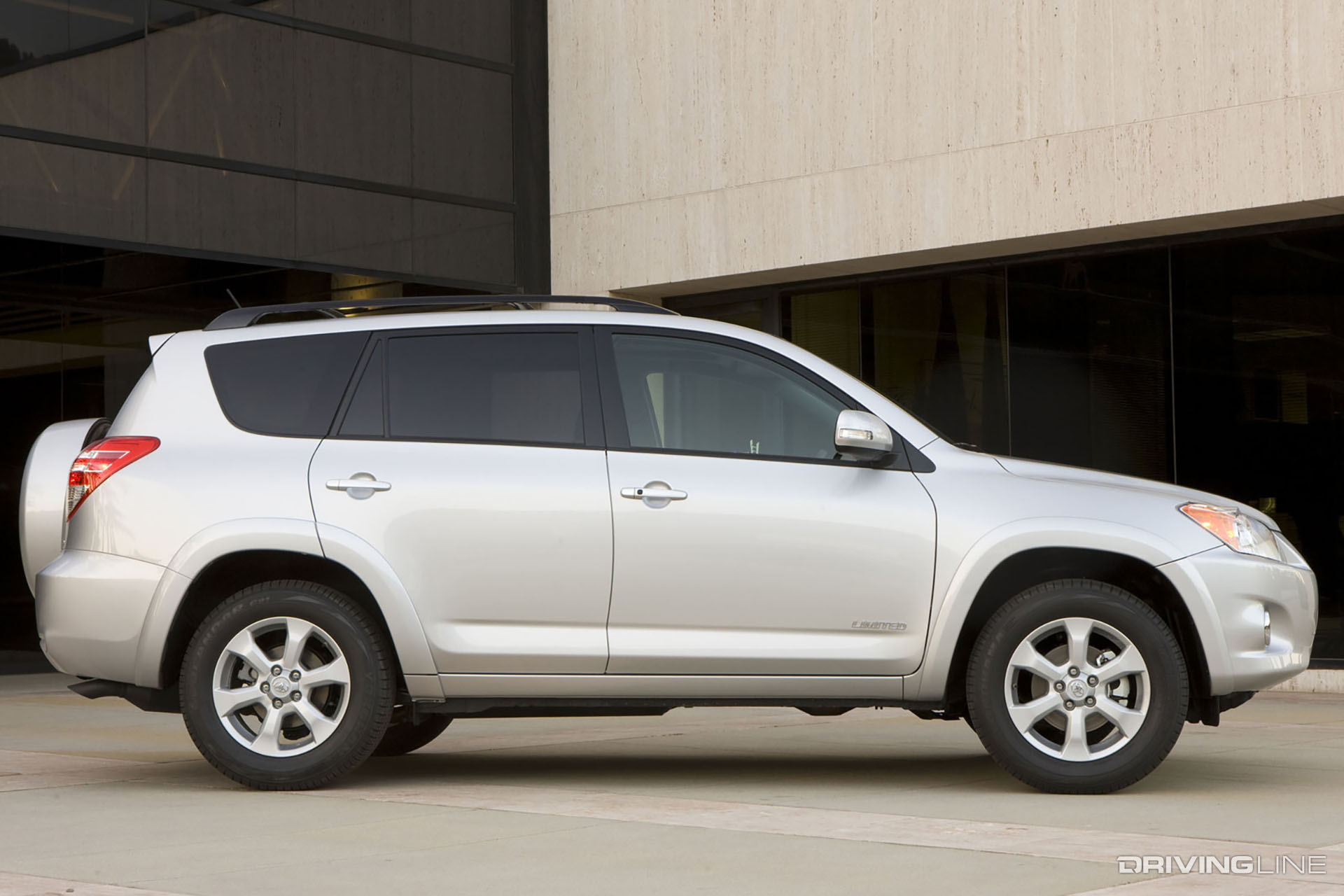 Toyota RAV4 Third Gen Side View