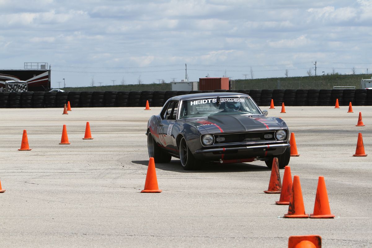 1968-Heidts-Camaro-retromod-09