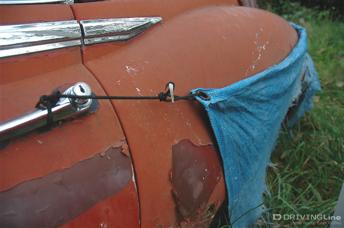 1968_Jaguar_E-type_barn-find-10