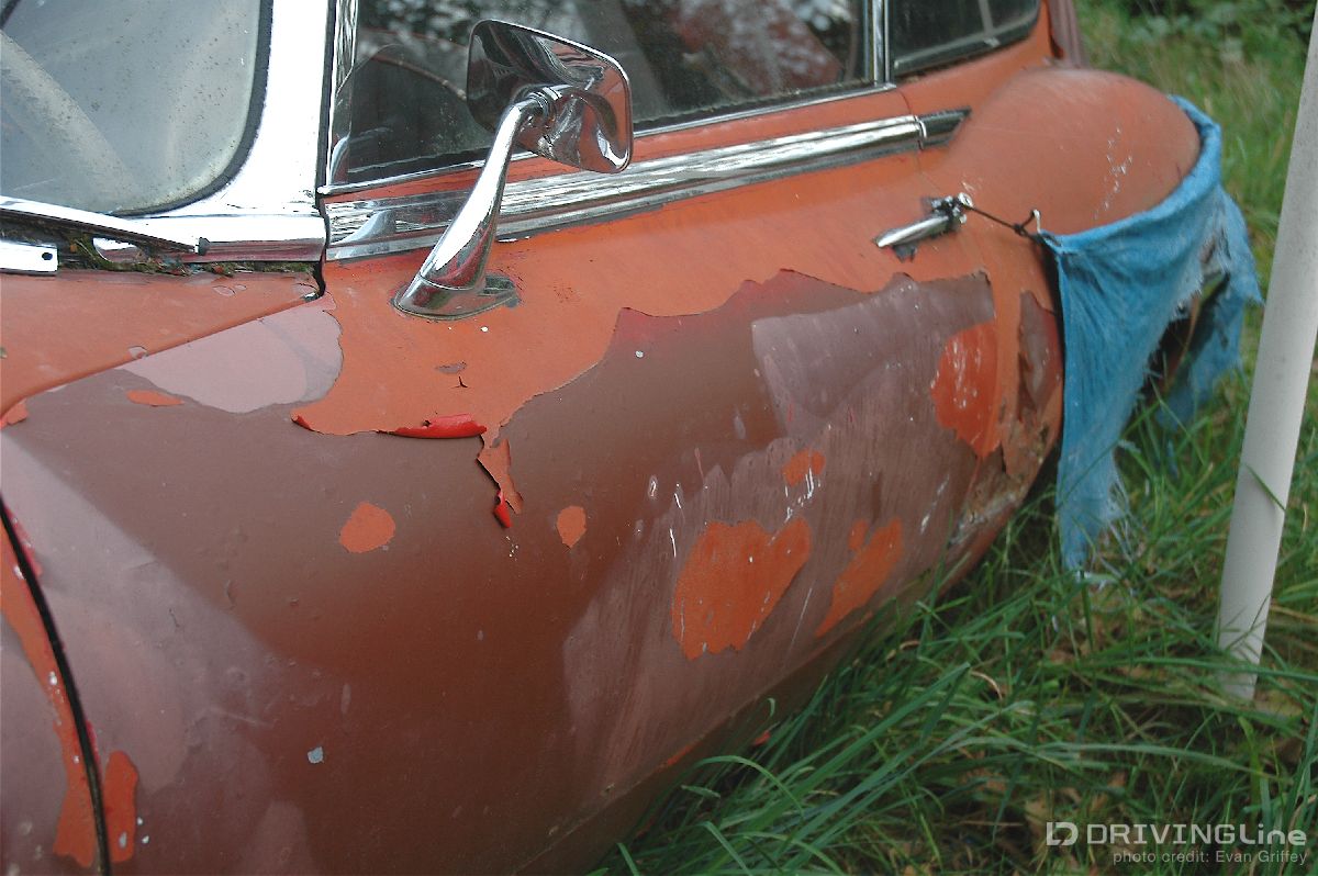 1968_Jaguar_E-type_barn-find-15