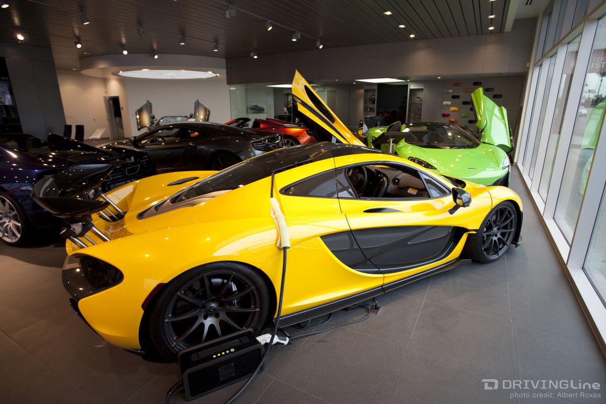 how-to-buy-a-hypercar-mclaren-p1-purchase-drivingline-06