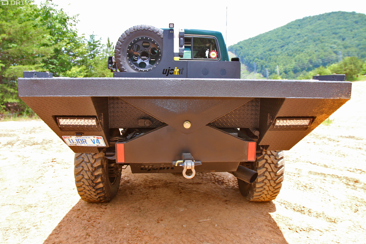 2002-ford-e-350-4x4-van-three-link-rear-bed-v4-ujoint-off-road-two