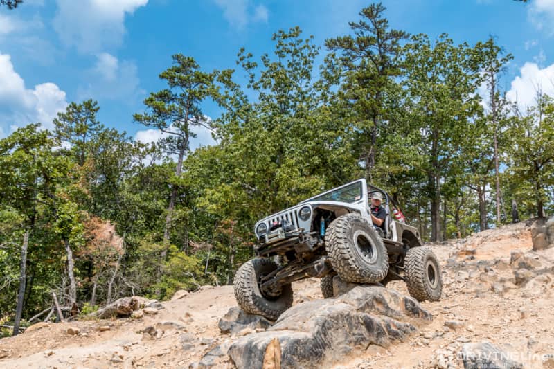 001-1997-Jeep-Wrangler-TJ-V-8-dana-60-coilovers