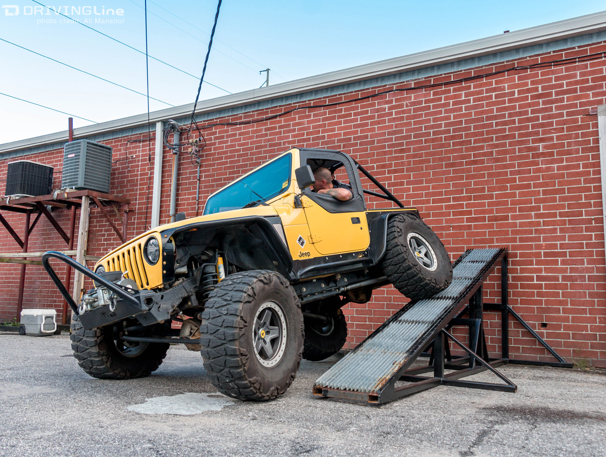 004-jeep-wrangler-tj-yellow-37-nitto-mud-grapplers-aev-gen-right