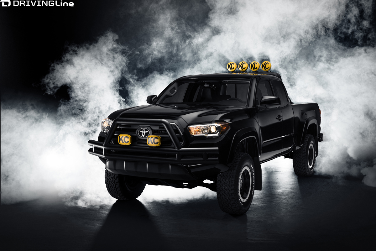 Toyota-Tacoma-Back-To-The-Future-tribute-truck-1985-BTTF (12)