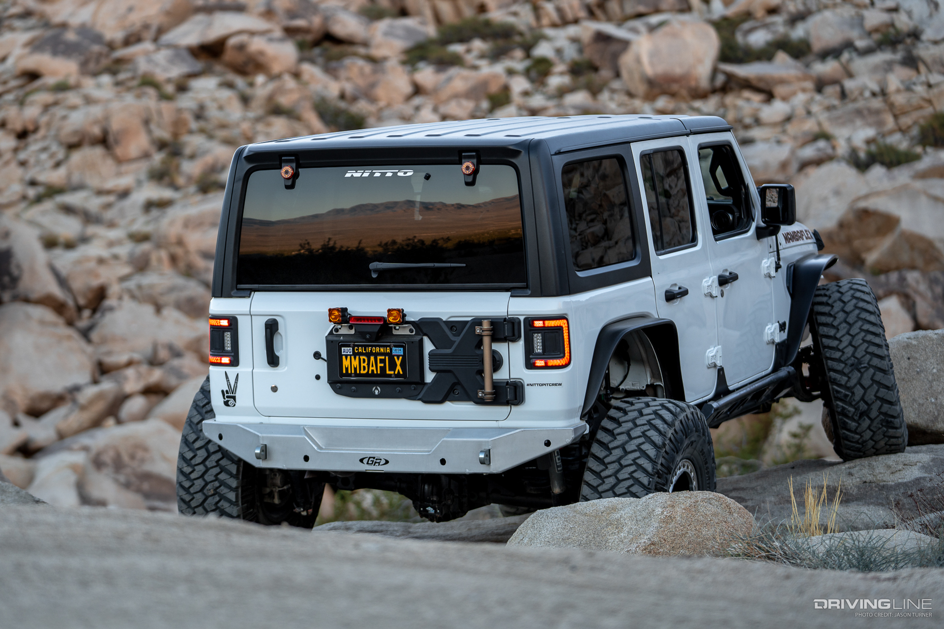 MambaFlex Jeep Wrangler on rocks