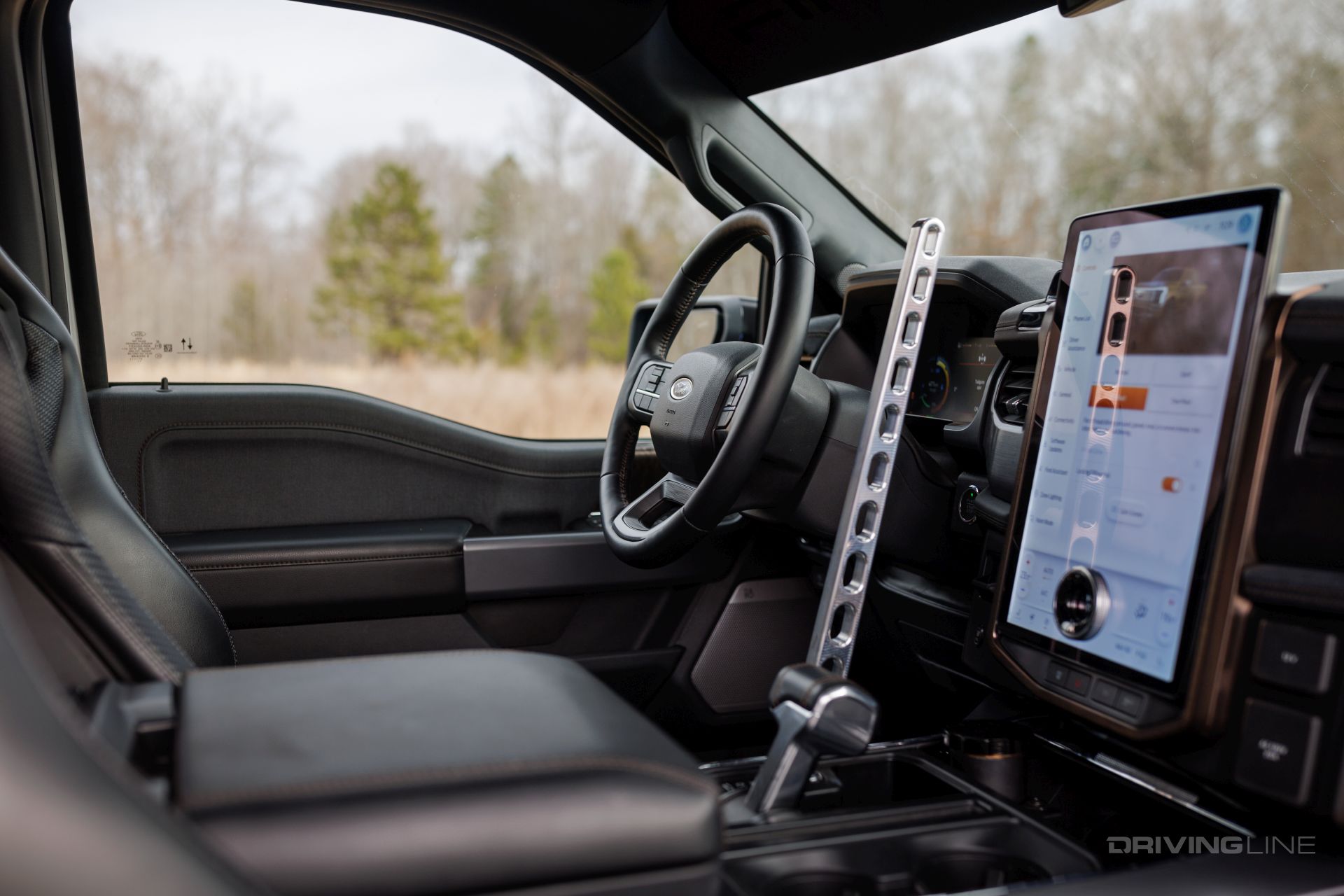 Diseño interior del equipo de conmutación Ford F150 Lightning 2024