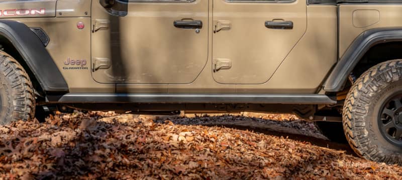 Jeep Gladiator Rubicon side view breakover angle on 38s