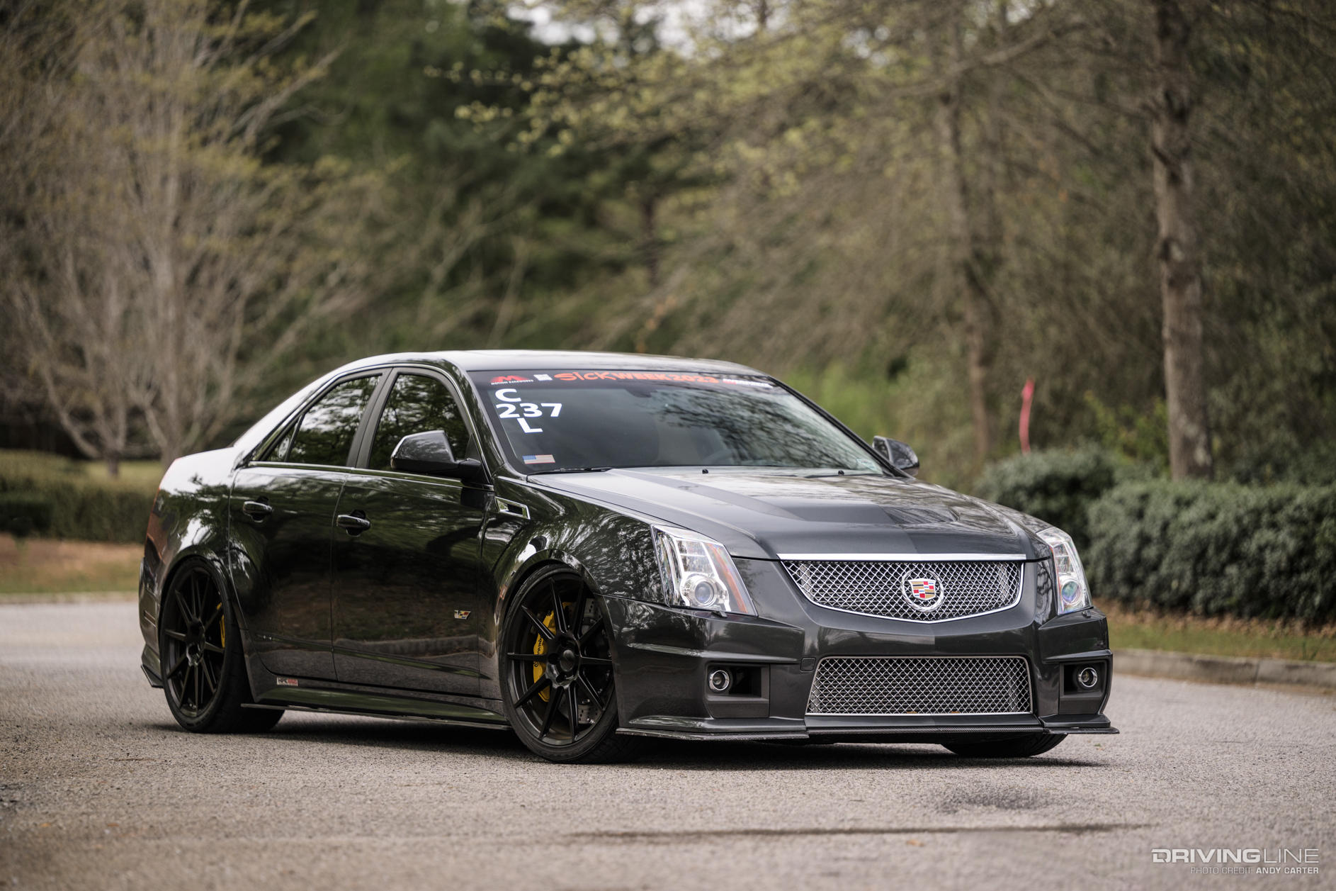 Cadillac CTS-V front quarter image