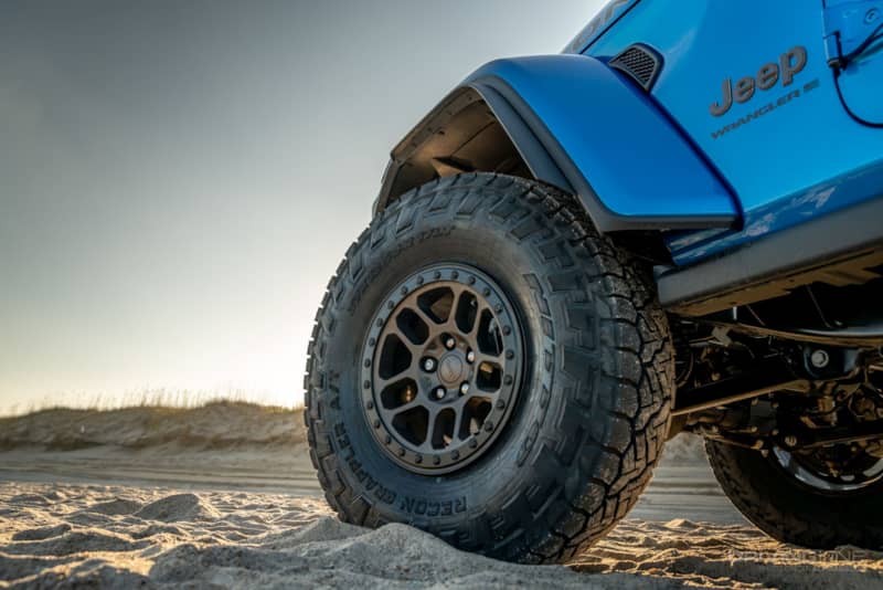 Jeep Wrangler Rubicon JL on 37 Nitto Recon Grappler A/T Beach HydroBlue