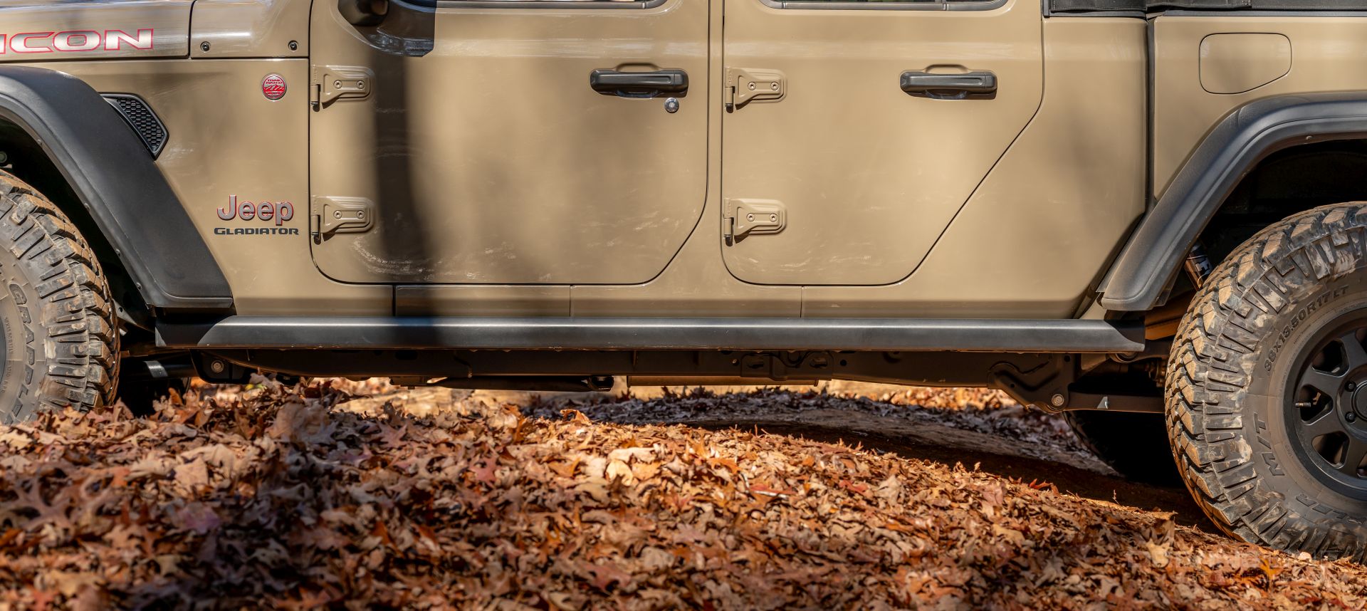 Jeep Gladiator Rubicon breakover angle off-road side view