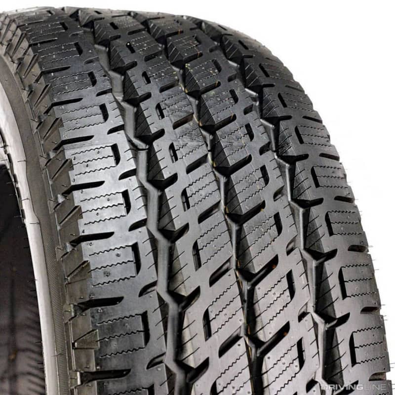Nitto tire Dura Grappler tread pattern detail