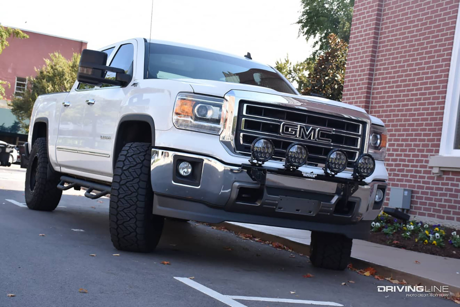 GMC Sierra on Nitto Recon Grappler