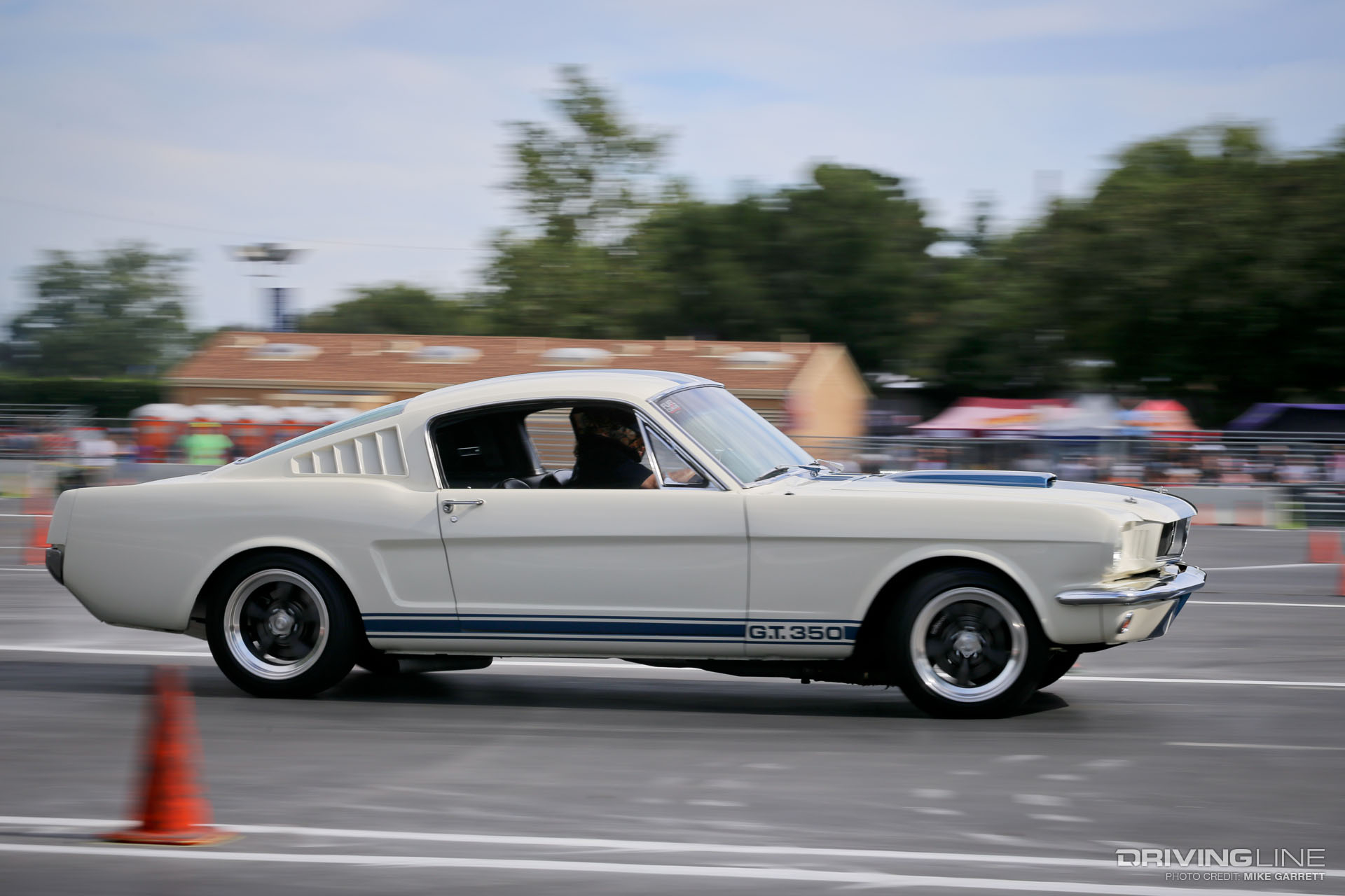 Ford Mustang classic in autocross