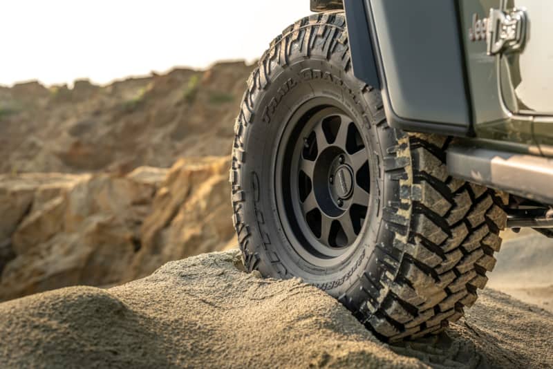 Method 701 Bead Grip wheel 17x8.5 Jeep Wrangler 38s