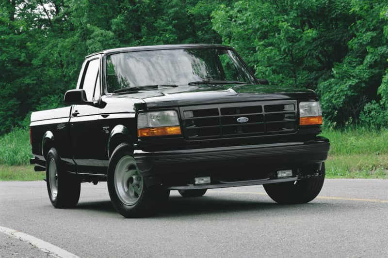 Ford SVT Lightning Black