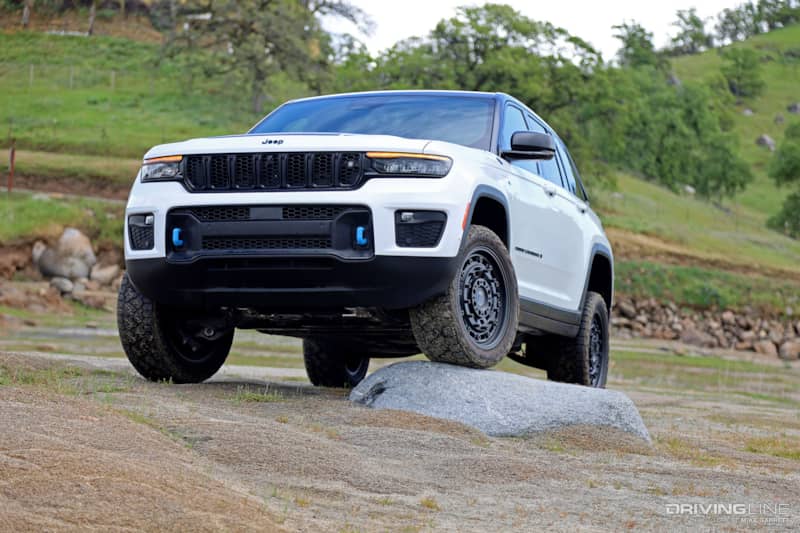 2022 Jeep Grand Cherokee 4xe on Nitto Recon Grappler