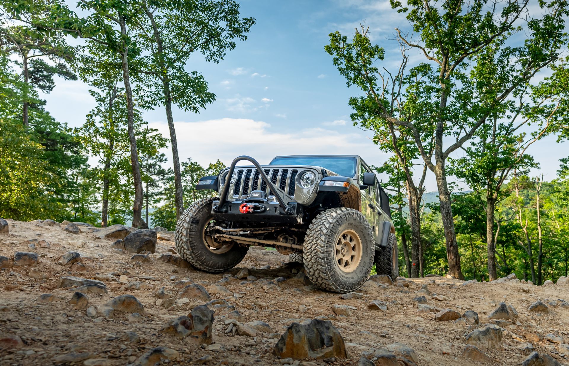 2020 Jeep Gladiator Rubicon on 38s top of daniel trail uwharrie evo mfg winch bumper